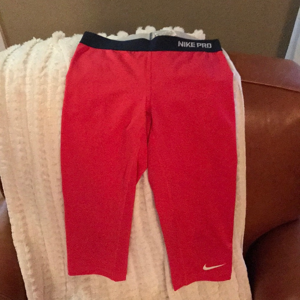 Women’s Nike Pro Pink Workout Capri - Size SM